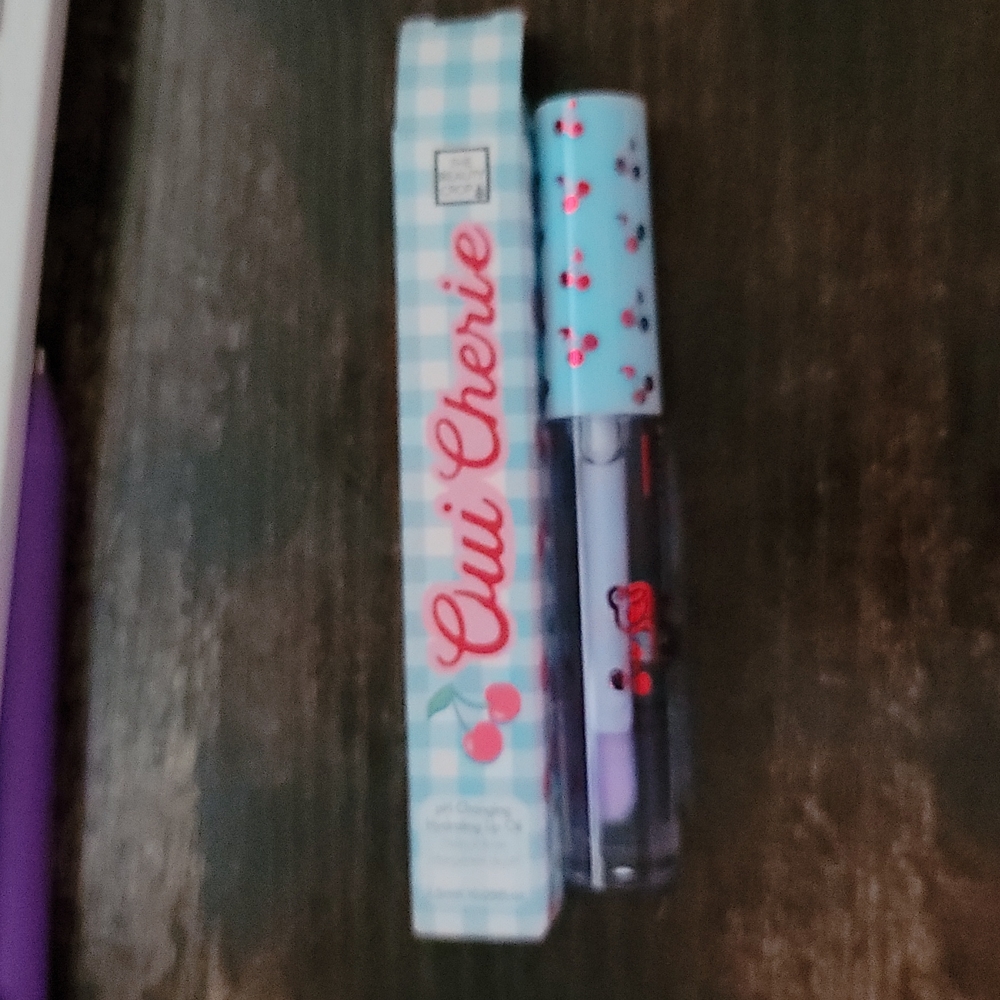 Lip oil